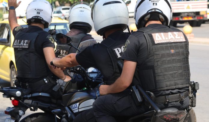 Χαλάνδρι: Συνελήφθη υπάλληλος περιπτέρου που πούλησε αλκοόλ στον 17χρονο που έπεσε από μπαλκόνι ξενοδοχείου