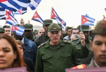 Δεν παραιτούμαι, δεν έχουν οι ΗΠΑ το ηθικό δικαίωμα να απαιτούν από εμάς, λέει ο πρόεδρος της Κούβας