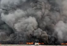 Κίνα: Τεράστια φωτιά στο πάρκινγκ της εταιρείας BYD στην Σενζέν (video)