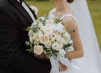 Γάμος στο Μενίδι: Τα έκαναν «γης μαδιάμ» – Μπούκαραν και ξυλοκόπησαν καλεσμένο – «Βούτηξαν» 5.000 ευρώ