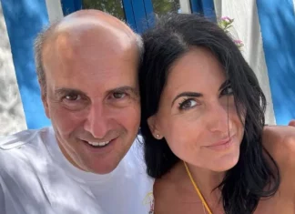 Με λένε Πόπη σαν την γιαγιά μου την Καλλιόπη! Ποιον ενδιαφέρει από την ελληνική κοινωνία πότε έχει γενέθλια η «κυρία» του Υπουργού ; Συνέλθετε όσο είναι νωρίς κάποιοι στη κυβέρνηση!