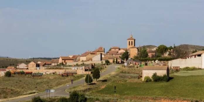 Χωριό 40 ατόμων αναζητά νέους κατοίκους: Προσφέρει δωρεάν στέγαση, εργασία και μια νέα ζωή στα βουνά