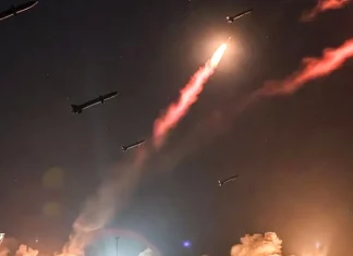 Το Ιράν εξαπέλυσε 5 «κύματα» βαλλιστικών πυραύλων κατά του Ισραήλ μέσα σε 20 λεπτά