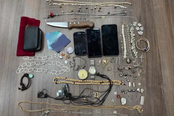 Συνελήφθη στο Ρέθυμνο ο Αιγύπτιος που δραπέτευσε από τη φυλακή και λήστεψε γυναίκα – Κατασχέθηκαν κοσμήματα και κινητά