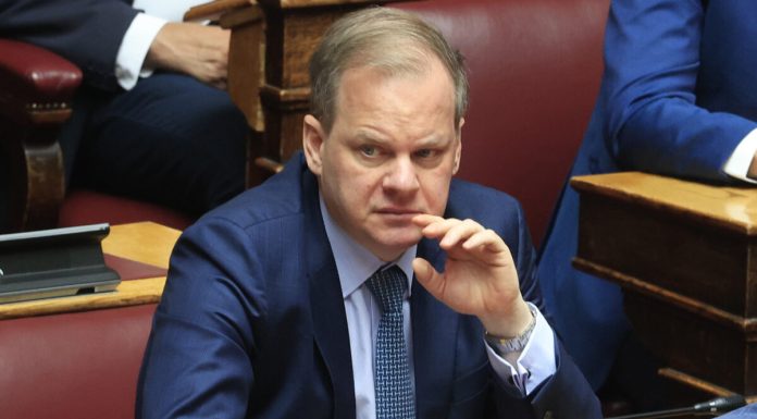 Κώστας Αχ. Καραμανλής: Παχυδερμία