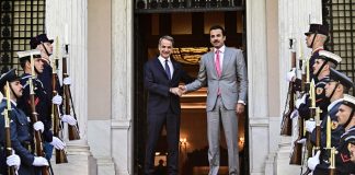 Συνάντηση Μητσοτάκη με τον Εμίρη του Κατάρ – Μηνύματα για νέες επενδύσεις
