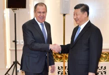 Συνάντηση Σι Τζινπίνγκ με Λαβρόφ στο Πεκίνο: Στο τραπέζι ο πόλεμος στη Μέση Ανατολή και νέα συνάντηση με Πούτιν