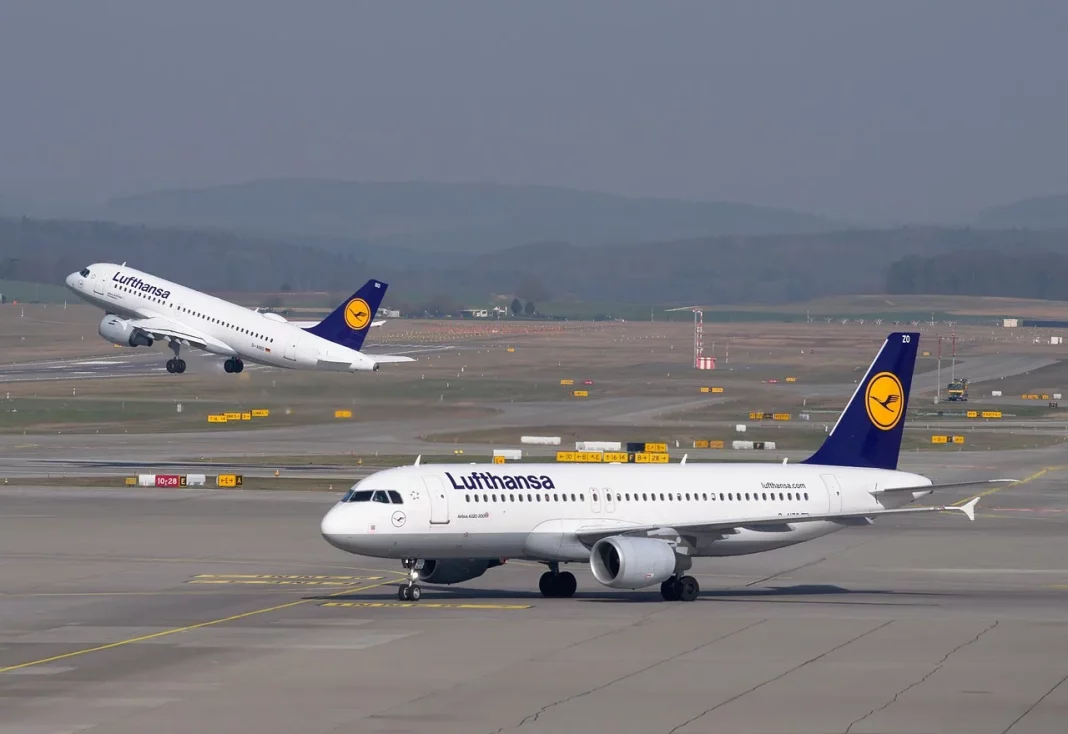 lufthansa-2152712_1280.jpg