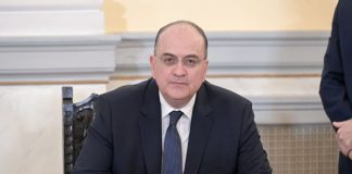 Δειλός, υποκριτής και παράνομος: 1+7 λόγοι για τους οποίους πρέπει ακόμα και τώρα να αποπεμφθεί ο Μακάριος Λαζαρίδης