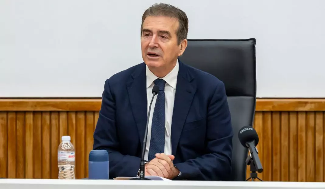 ΟΜΙΛΙΑ ΤΟΥ ΥΠΟΥΡΓΟΥ ΠΡΟΣΤΑΣΙΑΣ ΤΟΥ ΠΟΛΙΤΗ ΣΕ ΝΕΟΥΣ ΑΣΤΥΝΟΜΙΚΟΥΣ ΠΟΥ ΕΝΤΑΧΘΗΚΑΝ ΣΕ ΥΠΗΡΕΣΙΕΣ ΤΗΣ ΤΡΟΧΑΙΑΣ ΑΤΤΙΚΗΣ (ΓΡΑΦΕΙΟ ΤΥΠΟΥ ΥΠΟΥΡΓΕΙΟ