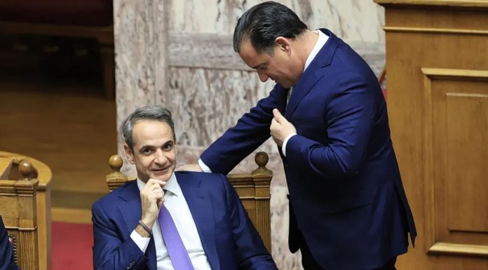 Ασυμβίβαστο μεταξύ της «κανονικότητας» της κυβέρνησης Μητσοτάκη και του «μένουμε Ευρώπη»