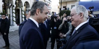 Μεσολόγγι: Αποδοκιμασίες κατά Κ.Μητσοτάκη & Κ.Τασούλα & αυτοί γελούν! – «Είστε αλήτες, κλέφτες & λαμόγια»