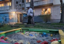 Νεκρό 8χρονο αγόρι και 14 τραυματίες σε ρωσική επίθεση με drones στην Ουκρανία