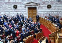 ΟΠΕΚΕΠΕ: Βράζει η Κοινοβουλευτική Ομάδα της ΝΔ για τους χειρισμούς με την άρση ασυλίας – Αλλαγή πλεύσης εξετάζει το Μαξίμου