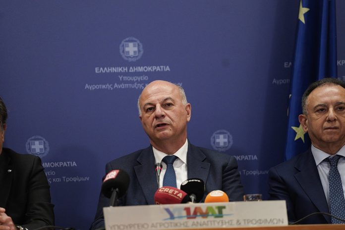Οι τελευταίες «δουλειές» που έκανε ο Κώστας Τσιάρας, πριν κλείσει την πόρτα του ΥΠΑΑΤ