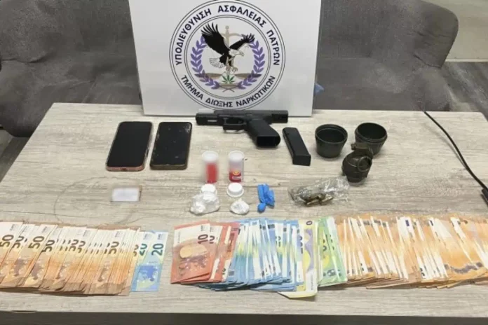 Πάτρα: Φερόμενος διακινητής ναρκωτικών επιτέθηκε και χτύπησε αστυνομικούς – Εντοπίστηκε χειροβομβίδα σε κοτέτσι