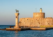 Tραγωδία στη Ρόδο: Άνδρας εντοπίστηκε κρεμασμένος με σχοινί από μπαλκόνι 4ου ορόφου