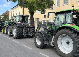 Αυστρία: 300 τρακτέρ στους δρόμους της Βιέννης με αίτημα την αναγραφή της σήμανσης προέλευσης των προϊόντων