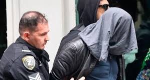 Μυστήριο με τη νεκρή γυναίκα σε πολυκατοικία στην Αθήνα: «Καβγαδίσαμε» λέει ο Ιταλός ύποπτος, με αμυχές και οι δύο, τι δείχνουν τα πρώτα στοιχεία