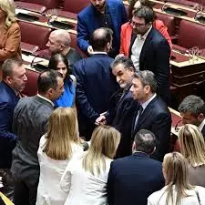 «Διαγωνισμός» μεταγραφών μεταξύ ΠΑΣΟΚ και Τσίπρα: Τα ονόματα που ακούγονται μετά την αποχώρηση της Άννας Παπαδοπούλου
