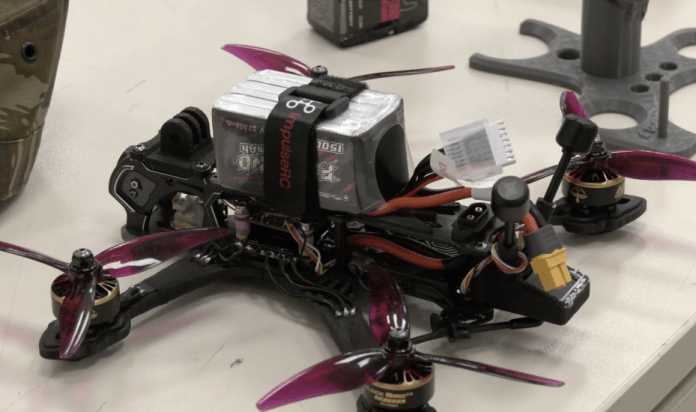 Έκρηξη μπαταρίας λιθίου στη βάση παραγωγής drones στο Μενίδι, χωρίς τραυματισμούς αλλά με υλικές ζημιές