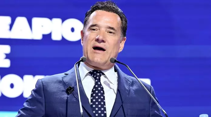 Τσίριζε ο Γεωργιάδης στο συνέδριο: «Όλη την ώρα με τα Τέμπη ασχολείστε, για αυτό θα βγούμε εμείς κυβέρνηση» – (VIDEO)