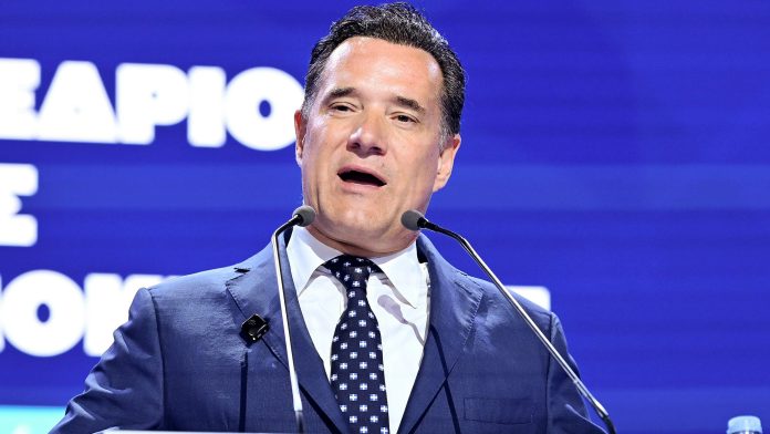 Τσίριζε ο Γεωργιάδης στο συνέδριο: «Όλη την ώρα με τα Τέμπη ασχολείστε, για αυτό θα βγούμε εμείς κυβέρνηση» – (VIDEO)