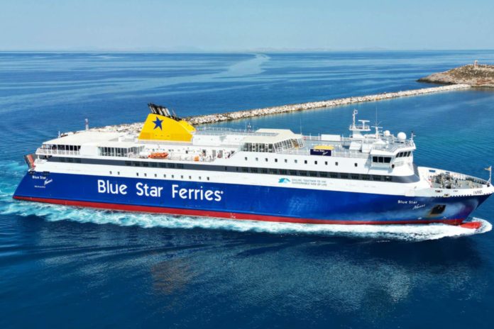 Πειραιάς: Εμπλοκή άγκυρας στο Blue Star Naxos – Tαλαιπωρία για 514 επιβάτες