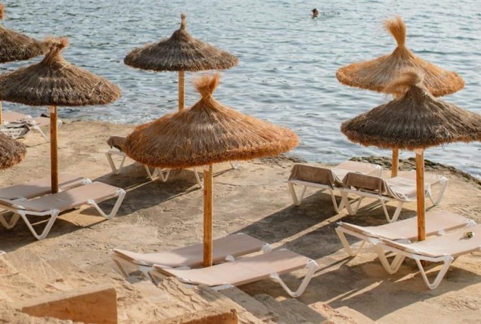 Γερμανός τουρίστας πήρε αποζημίωση 986,70 ευρώ επειδή δεν έβρισκε ξαπλώστρα στην Κω