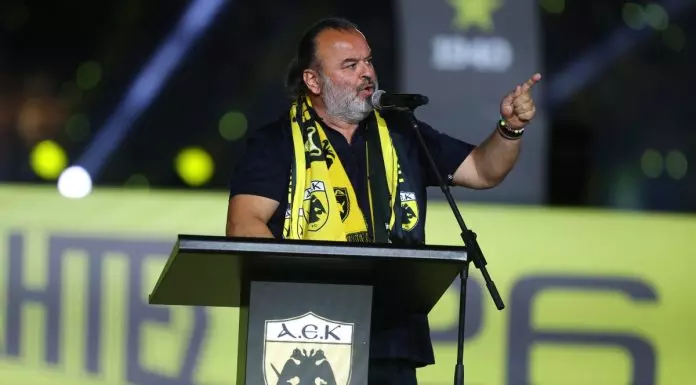 Επίθεση του «σούπερ Μάριο» στις τράπεζες μέσα στα πανηγύρια: «Δεν θα ξαναμπούν ποτέ στη φανέλα της ΑΕΚ»