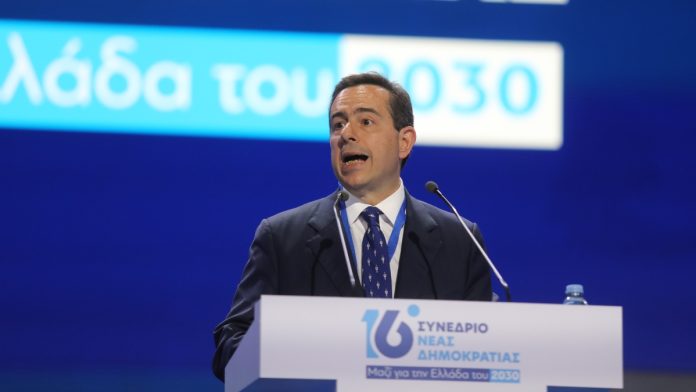 Τα εγκώμια Μηταράκη που ξένισαν τους συνέδρους