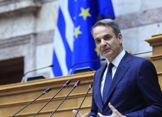 Η «διαχρονική» επιχείρηση μετάθεσης ευθυνών του Κυρ. Μητσοτάκη: Από τα καιρικά φαινόμενα μέχρι τις «χρόνιες παθογένειες»