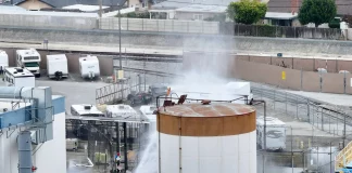 Καλιφόρνια: 40.000 άνθρωποι έχουν λάβει εντολές εκκένωσης μετά από διαρροή σε δεξαμενή χημικών