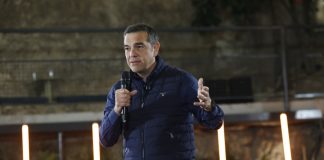 Κόμμα Τσίπρα: Η Θεώνη, οι εθελοντές και τα άλλα παιδιά – Στελεχώνεται η επικοινωνιακή ομάδα