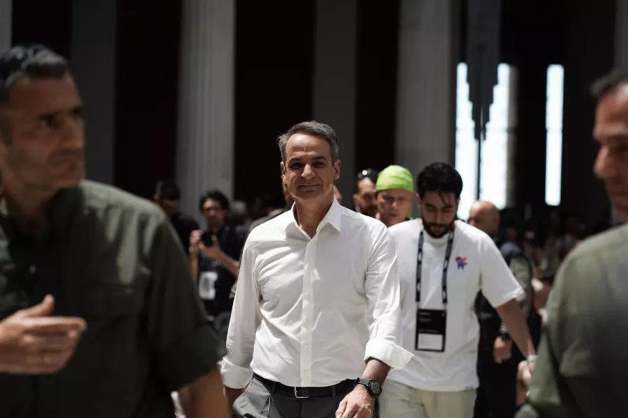 Τα καθηλωμένα ποσοστά της ΝΔ σε συνδυασμό με την έλευση νέων κομμάτων χτυπούν συναγερμό
