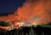 Μεγάλη φωτιά σε επιχείρηση με φέρετρα στο Ασπρόχωμα Καλαμάτας, δείτε βίντεο και φωτογραφίες