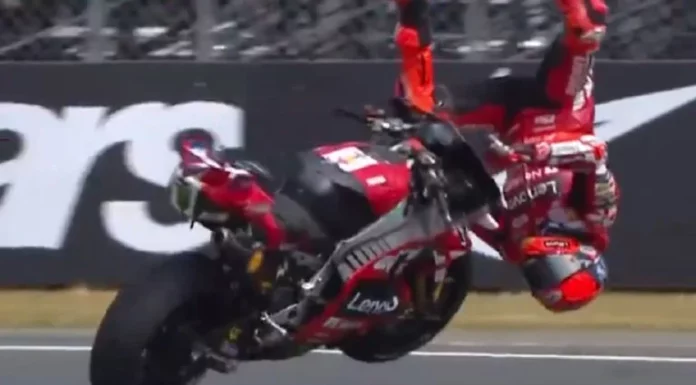 MotoGP: Tρομακτική πτώση για τον Μαρκ Μάρκεθ στο Σπριντ του GP της Γαλλίας – (VIDEO)