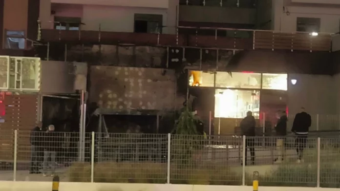 Σύλληψη 36χρονης για εμπρησμό σε σούπερ μάρκετ στα Πατήσια