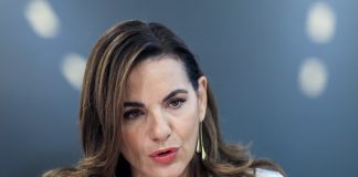 «Λεφτά υπάρχουν»: 70.000 ευρώ για φωτογραφίες από την υπουργό Τουρισμού, Όλγα Κεφαλογιάννη
