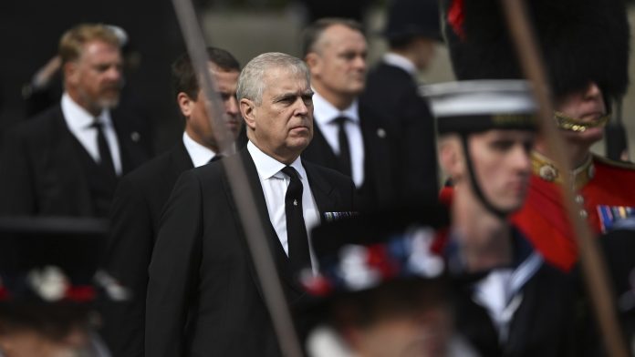 Η βρετανική αστυνομία ερευνά τον πρώην πρίγκιπα Άντριου για σεξουαλικά αδικήματα
