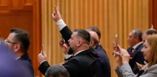 Έπεσε η κυβέρνηση της Ρουμανίας μετά από πρόταση δυσπιστίας