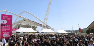 Metallica: Ουρές εκατοντάδων μέτρων στο ΟΑΚΑ κάτω από τον ήλιο, για τη μεγάλη συναυλία