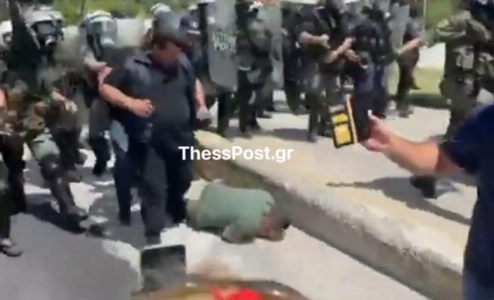 Σέρρες: Επεισόδια ανάμεσα σε αγρότες και δυνάμεις των ΜΑΤ (VIDEO)