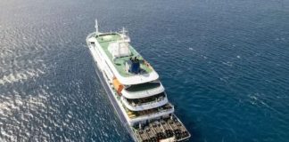 «Δεν μας αφήνουν να κατέβουμε»: Επιβάτες περιγράφουν τον εφιάλτη στο κρουαζιερόπλοιο του θανάτου – 3 οι νεκροί από χανταϊό