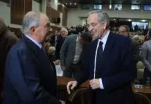 Γιατί ο Μητσοτάκης δεν μπορεί να χωρίσει Καραμανλή και Σαμαρά