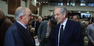 Γιατί ο Μητσοτάκης δεν μπορεί να χωρίσει Καραμανλή και Σαμαρά