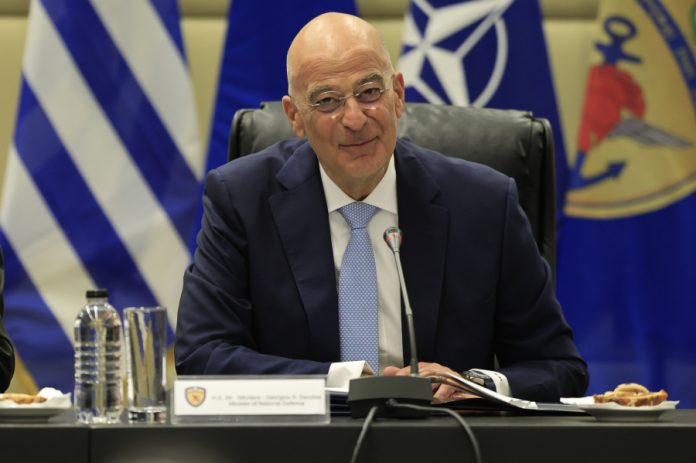 Ο Δένδιας στο Μαυροβούνιο, ενώ το Υπουργικό συζητά την εκλογή της ηγεσίας της Δικαιοσύνης