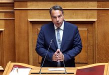 Δεξιός αγροτοσυνδικαλιστής ξεπατώνει βουλευτή της ΝΔ:«Θα σας ρίξουμε τα ηλιόσπορα στο κεφάλι στη ΔΕΘ, δε θα μπείτε μέσα» – (VIDEO)