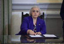 Επιτελικό κράτος fast track: Τρία ΦΕΚ σε λιγότερο από 24 ώρες για τον διορισμό Παπαδοπούλου