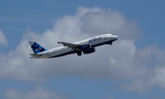 Νέα Υόρκη: Πιλότος της JetBlue ανέφερε σύγκρουση με drone λίγο πριν από την προσγείωση στο JFK